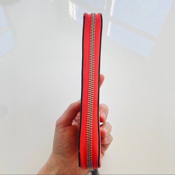 LV Epi leather wallet - Picture 5 of 9